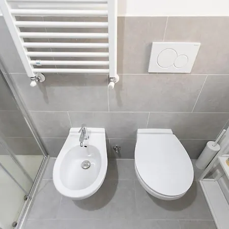 Large Comfortable House For 10, A Stone's Throw From The Metro * Milan