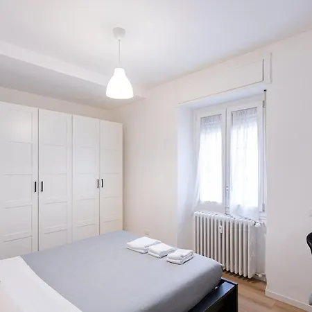 Large Comfortable House For 10, A Stone's Throw From The Metro Appartement *