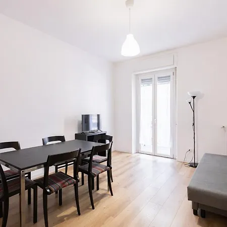 Large Comfortable House For 10, A Stone's Throw From The Metro * Milan