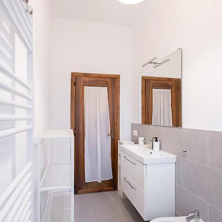 Appartement Large Comfortable House For 10, A Stone's Throw From The Metro Milan