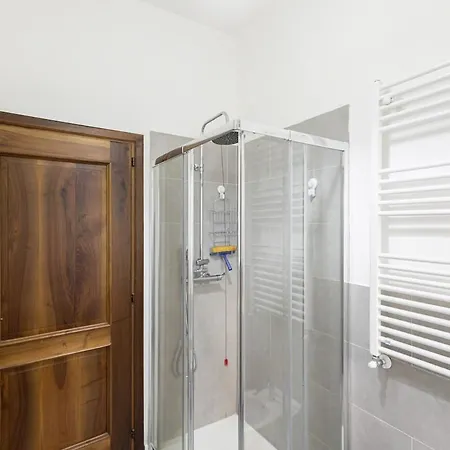 Large Comfortable House For 10, A Stone's Throw From The Metro Milan