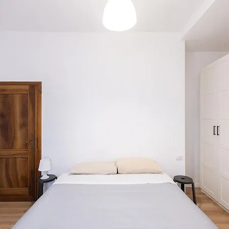Large Comfortable House For 10, A Stone's Throw From The Metro *