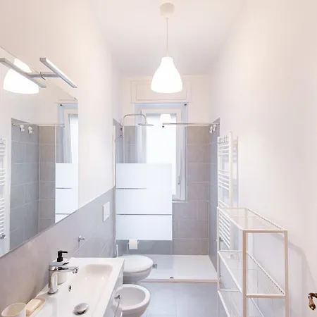 Large Comfortable House For 10, A Stone's Throw From The Metro Appartement