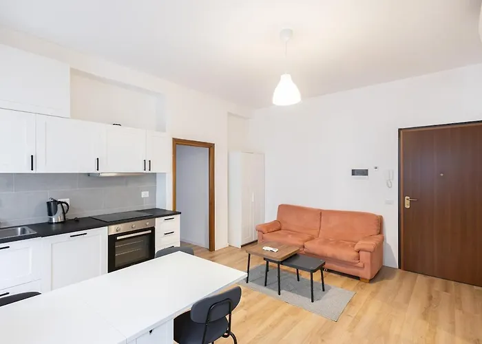 Large Comfortable House For 10, A Stone's Throw From The Metro Apartment